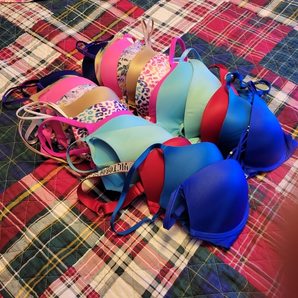 34C bras - Picture 3 of 3